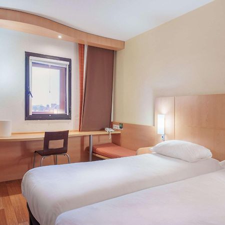 מלון Ibis Saint Quentin Basilique מראה חיצוני תמונה