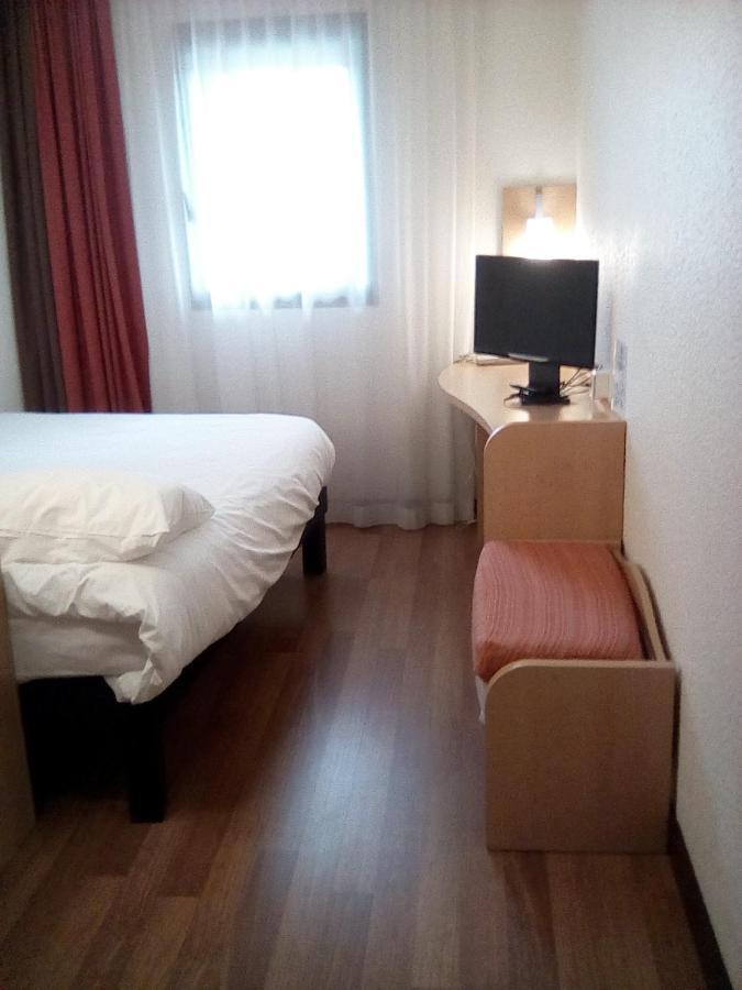 מלון Ibis Saint Quentin Basilique מראה חיצוני תמונה