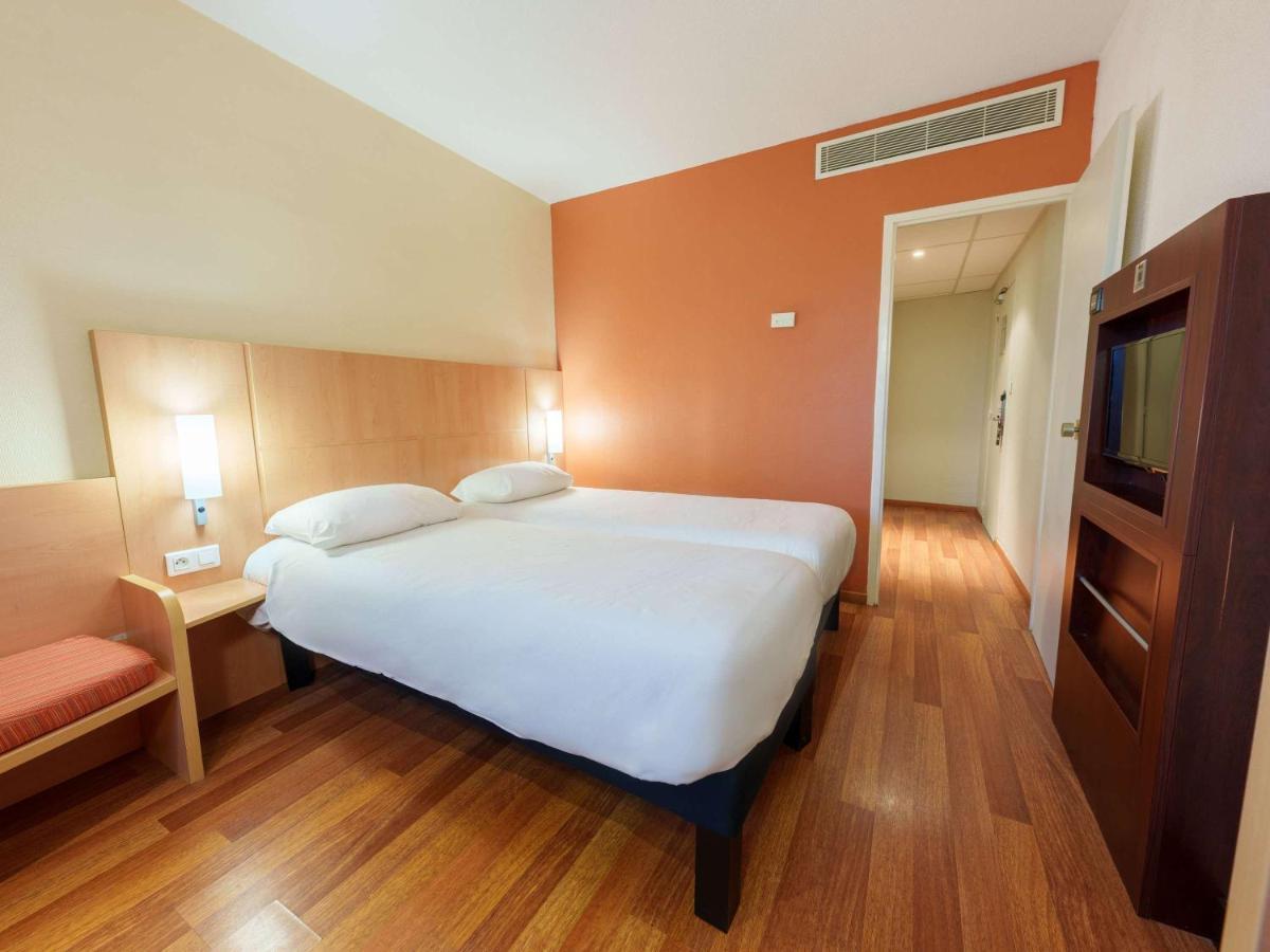 מלון Ibis Saint Quentin Basilique מראה חיצוני תמונה